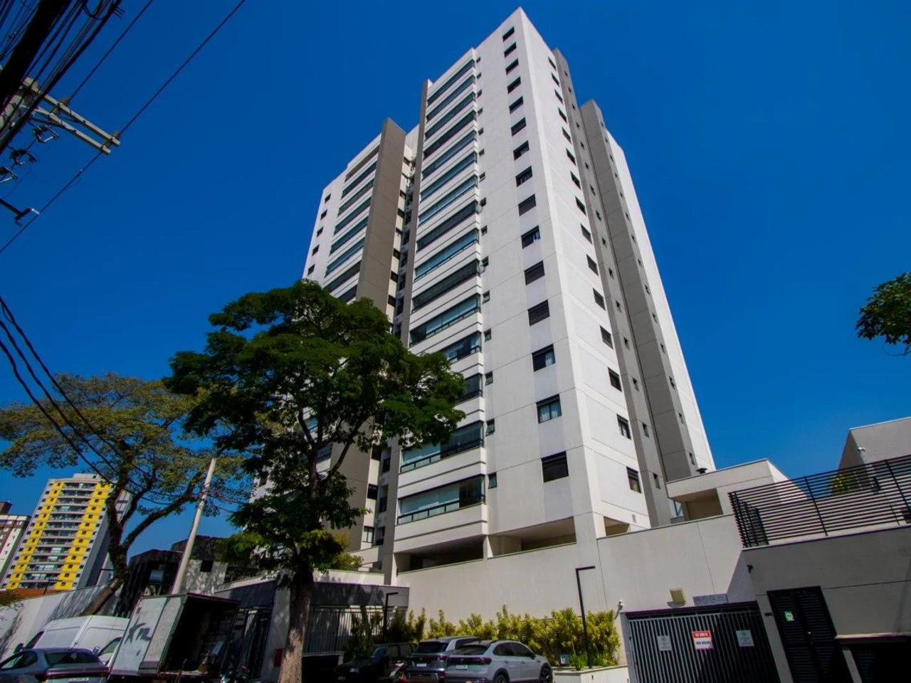 Apartamento mobiliado à venda – 160m²com 03 suítes e quintal. - foto 2