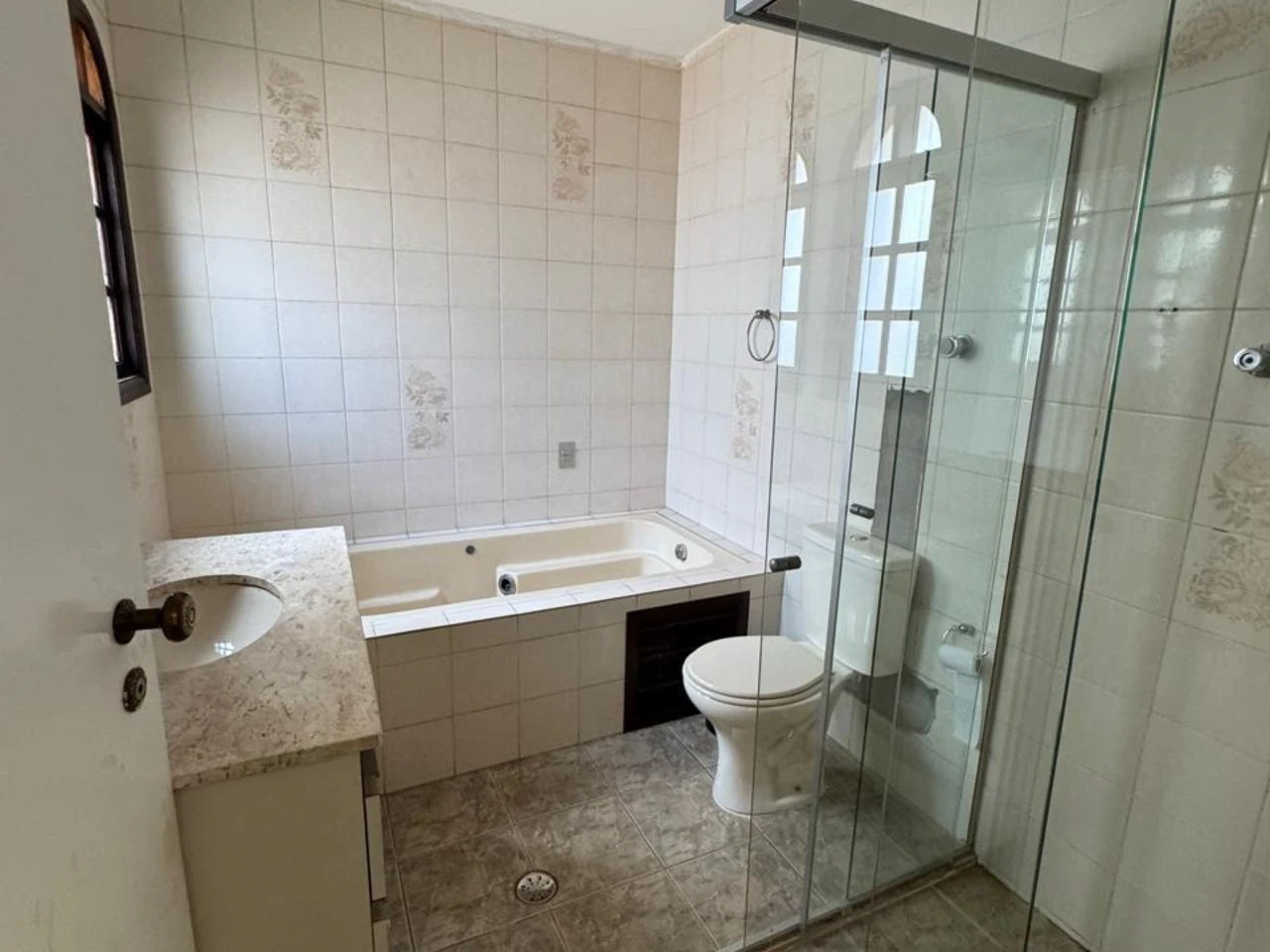 Casa Comercial locação Rua das Figueiras. - foto 9