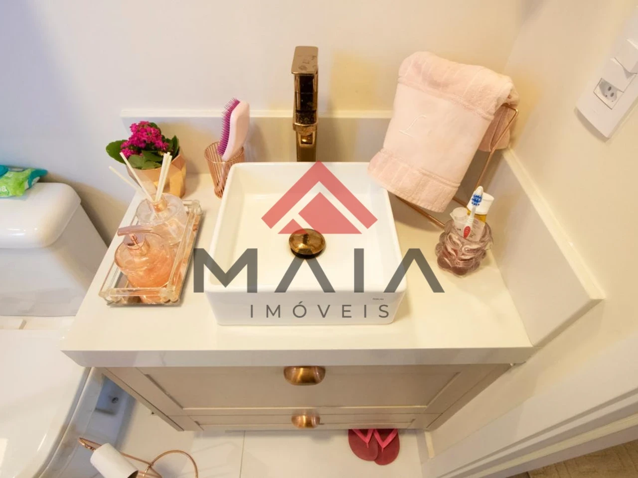 Apartamento mobiliado à venda – 160m²com 03 suítes e quintal. - foto 7