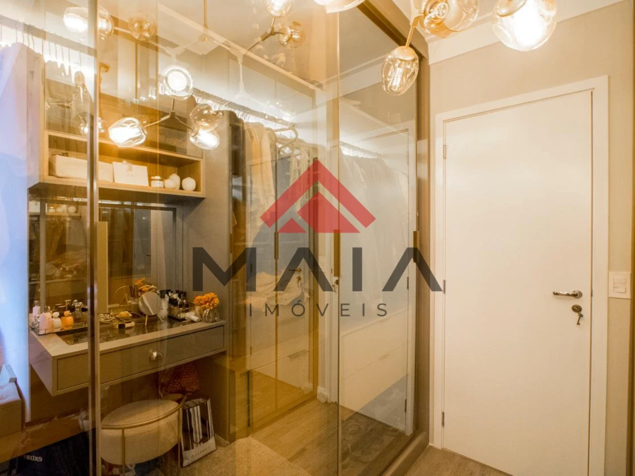 Apartamento mobiliado à venda – 160m²com 03 suítes e quintal. - foto 15